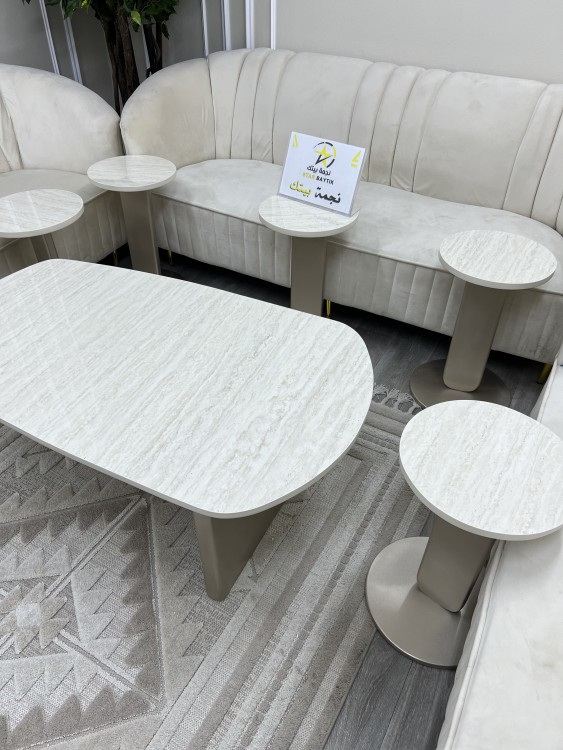 طاولات ضيافة