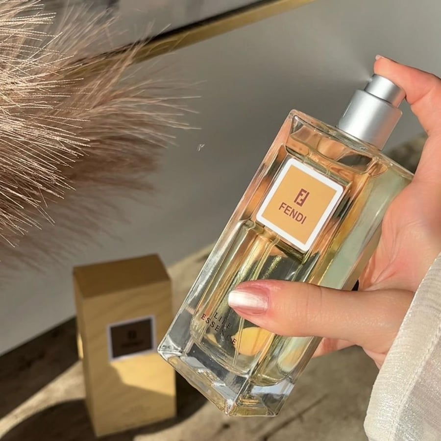 عطر فاخر درجة أولى طبق الأصل لمسة تطريز