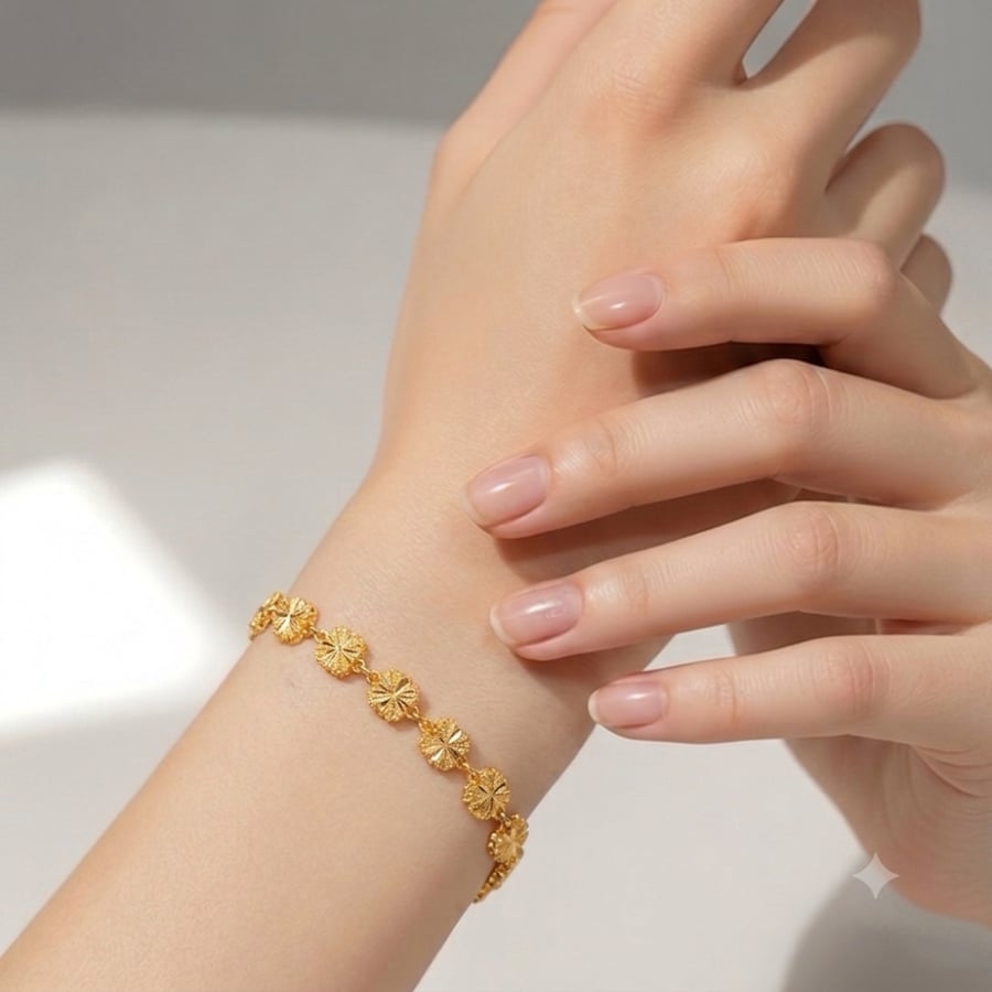 Soft gold bracelet, 21 karat, modern flower design, weight 4.61 grams