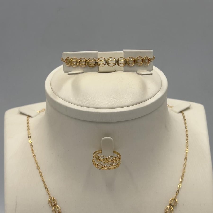 طقم ذهب عيار 21 وزن 6.62 جرام
