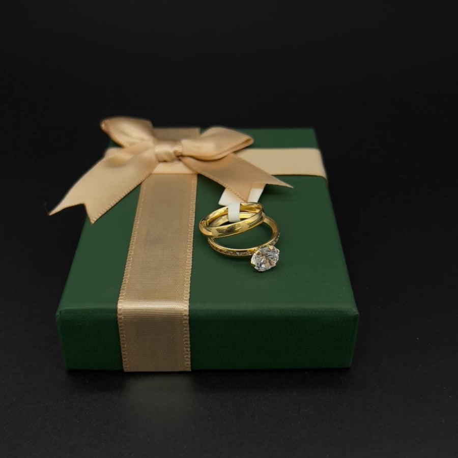 Gold ring 18 karat weight 2.3 grams