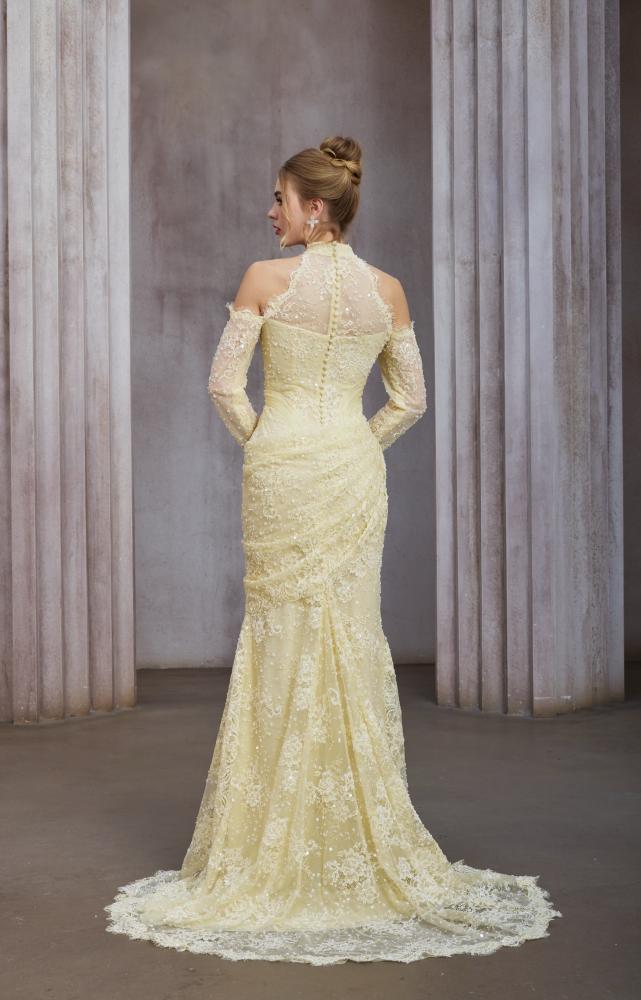 Lace Majesty