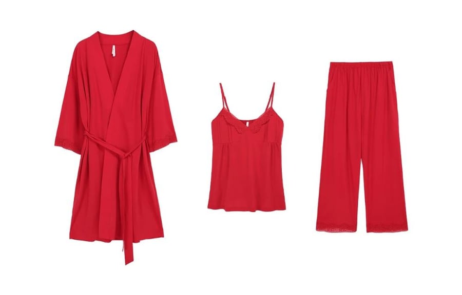 Cotton pajamas of three pieces soft and comfortable with a practical design suitable for sleeping and daily use provide comfort all day long