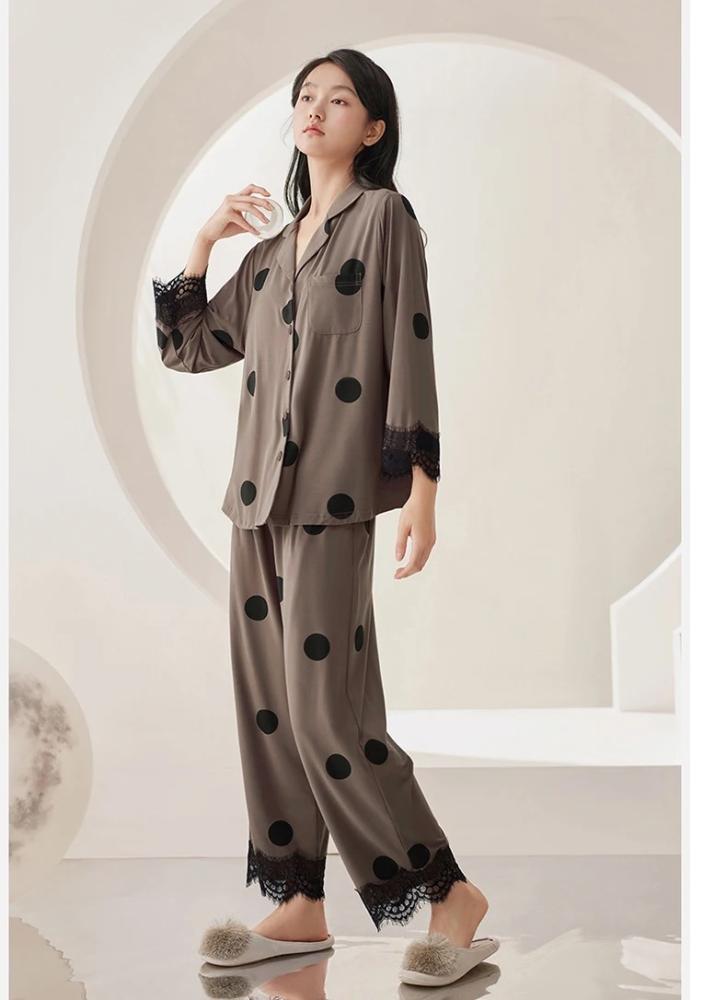 Soft two-piece cotton pajamas made of modal cotton fabric