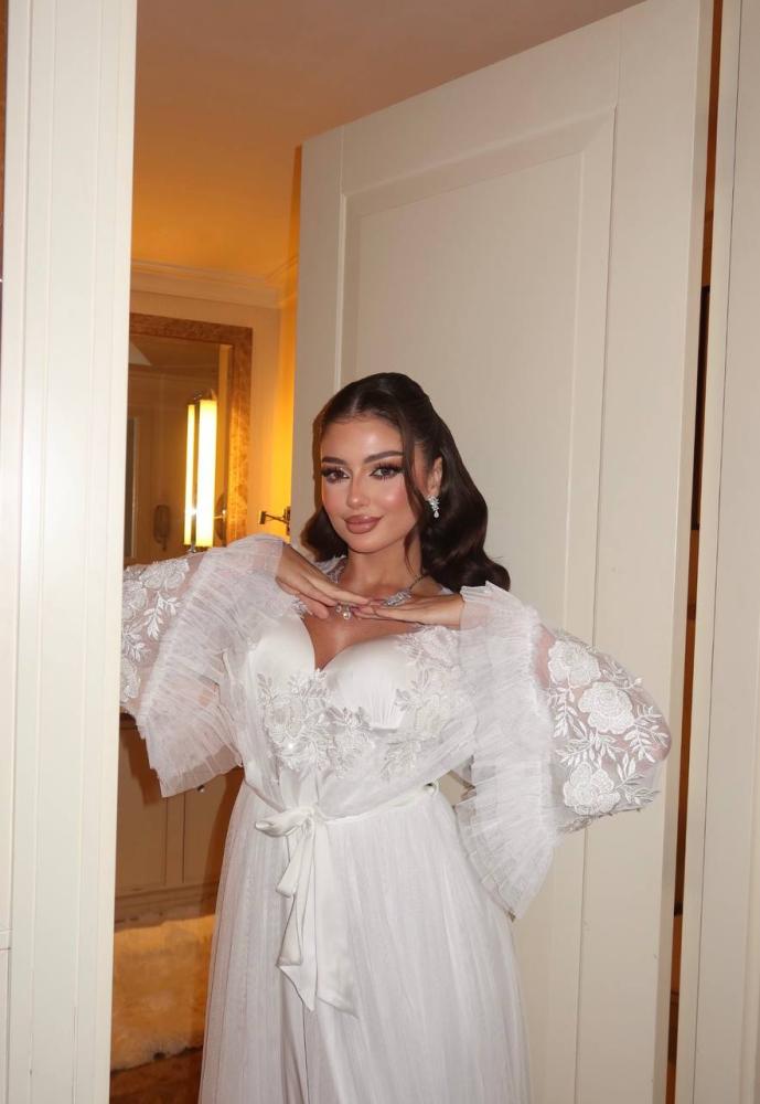 Blossom Lace Bridal Robe
