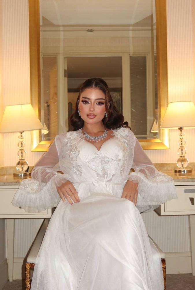 Blossom Lace Bridal Robe