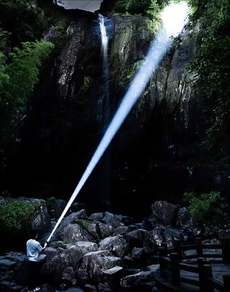 مصباح ليد جيب فائق السطوع USB قابلة للشحن التكبير مشاعل طويلة المدى 8000 متر