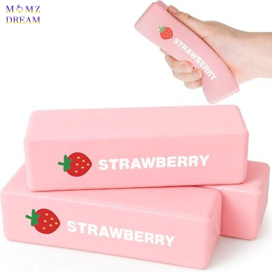 سكوشي الفراولة الزهري – متعة ناعمة بطابع لطيف ، Pink Strawberry Squishy – Soft Fun with a Cute Touch