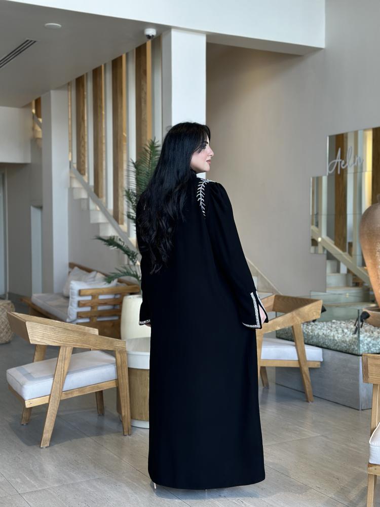 عبايات تليق بجميع الأذواق
