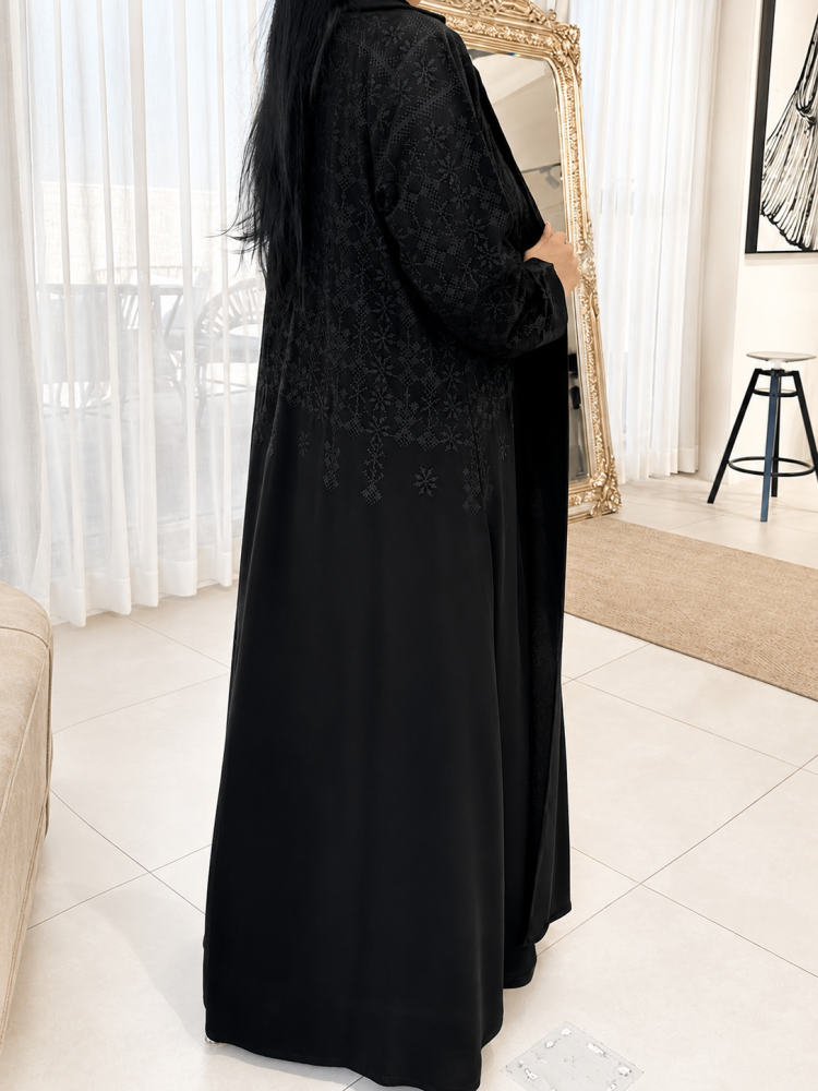 UN-858 عبايه قماش كريب ملكي لون اسود قصه نص كلوش