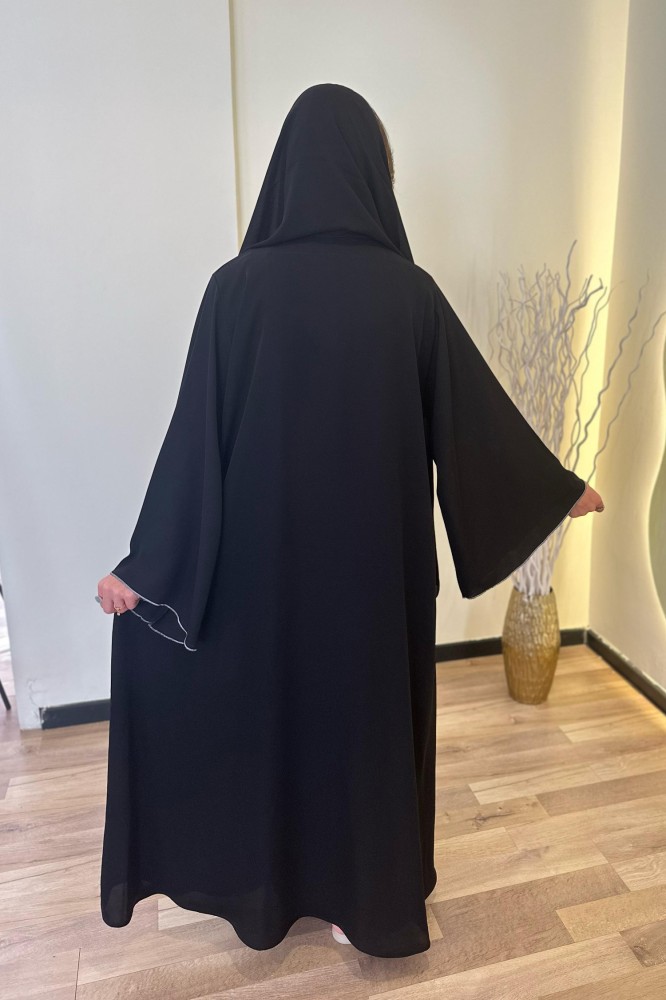 عبايات أنيقة وعصرية تعكس ذوقك الرفيع