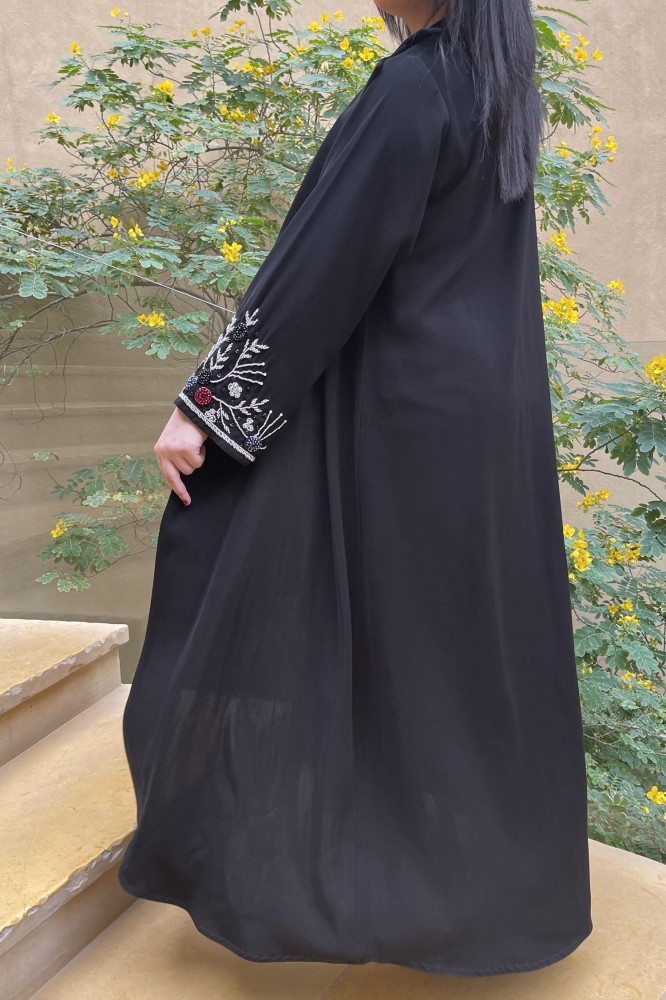 عبايات من أجود الخامات وأفضل التصميمات