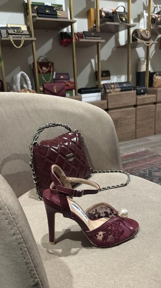 طقم ماركه شانيل عنابي