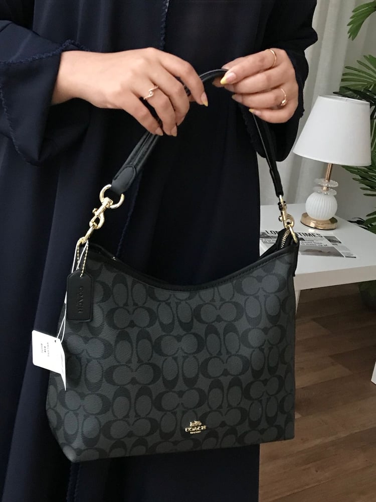 شنطه ماركه كوتش