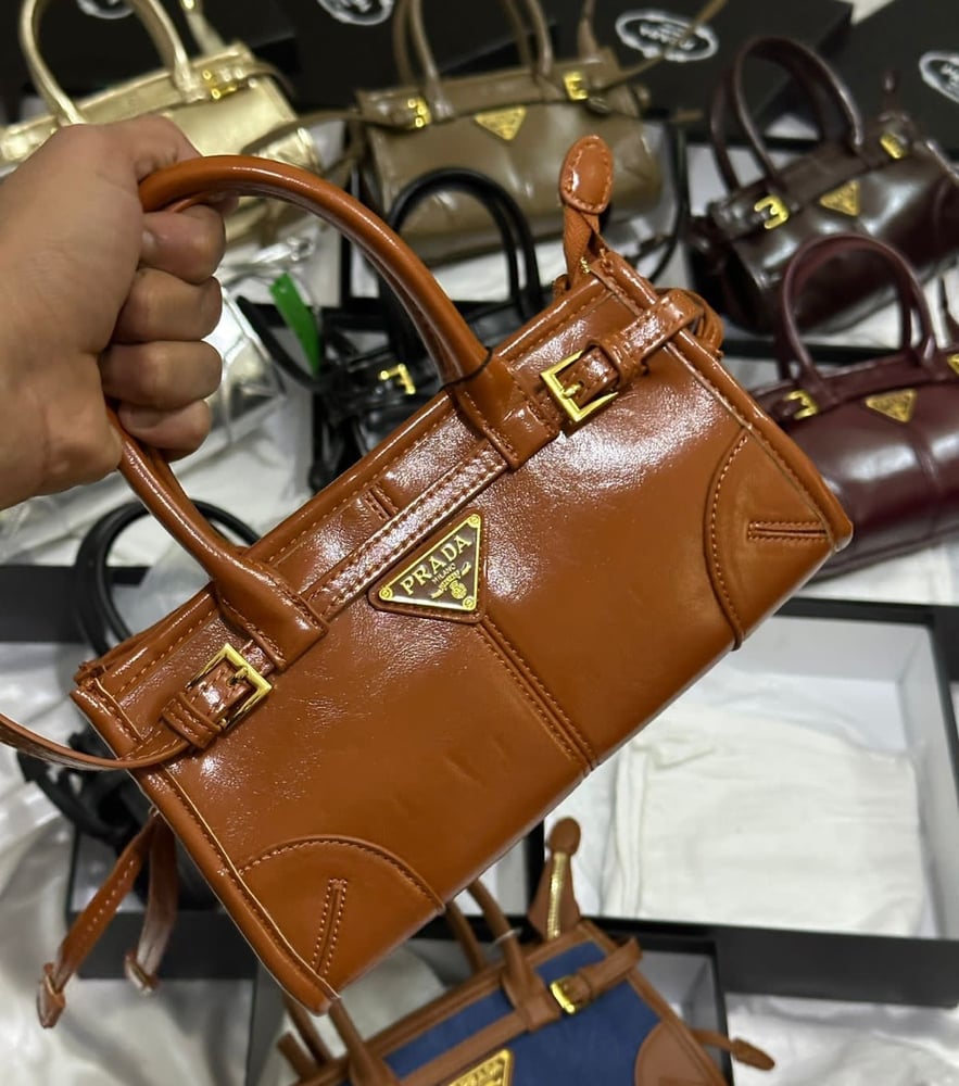 شنطه ماركه برادا