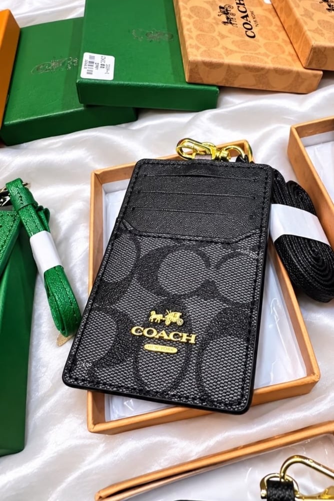 حامل بطاقات ماركات متعدده