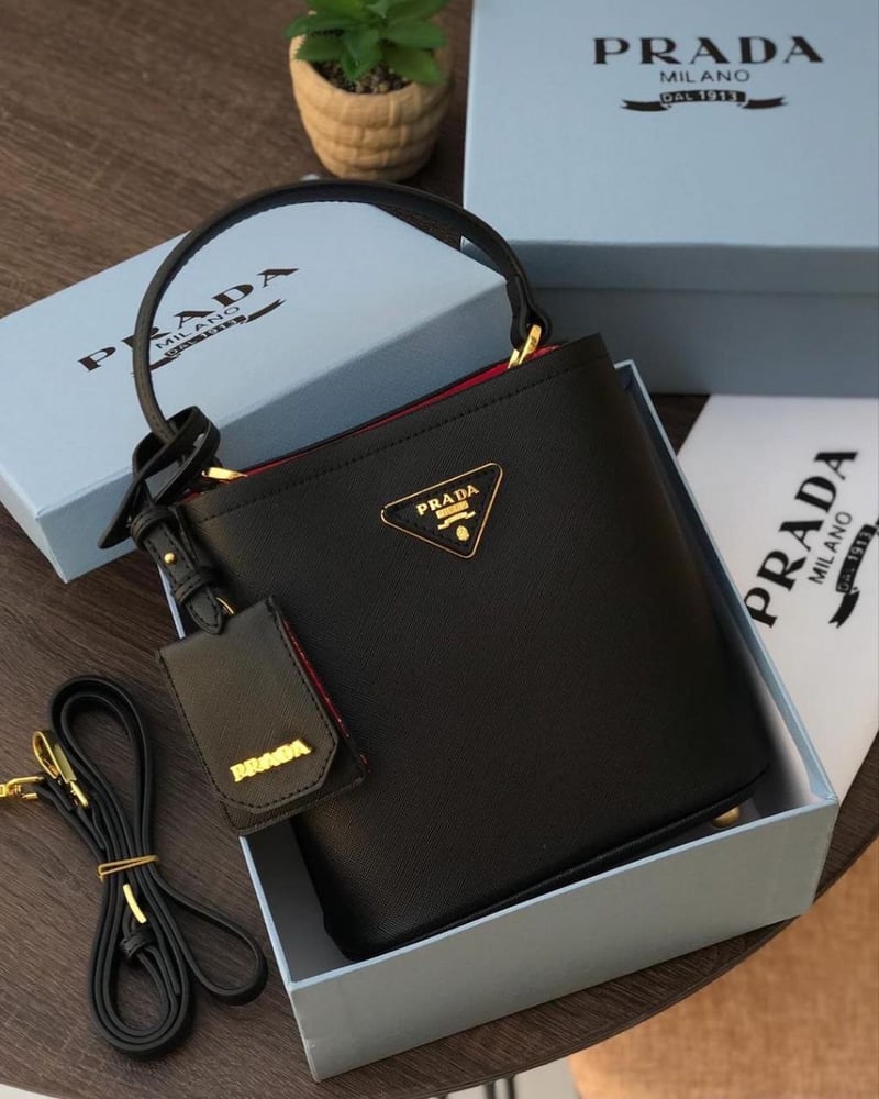 شنطه ماركه برادا