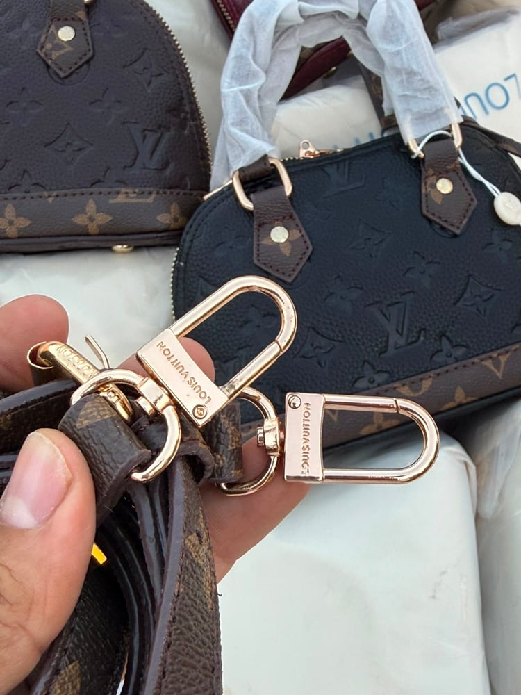 شنطه ماركه لويس فيتون ماستر