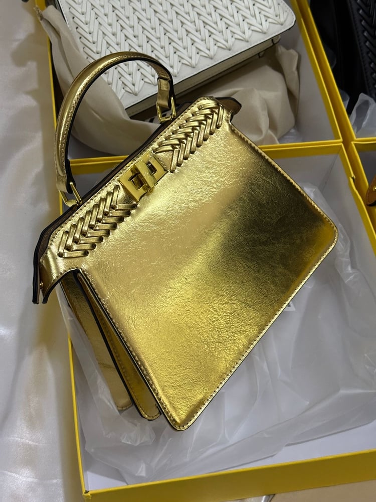 شنطه ماركه فندي