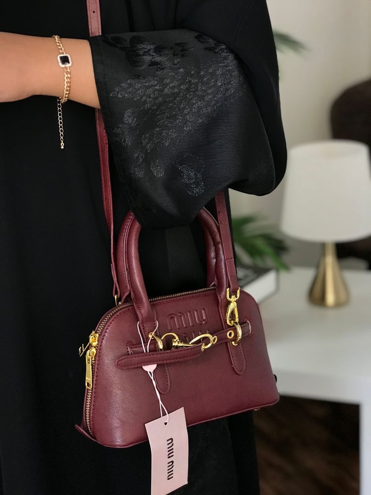 شنطه ماركه ميو ميو