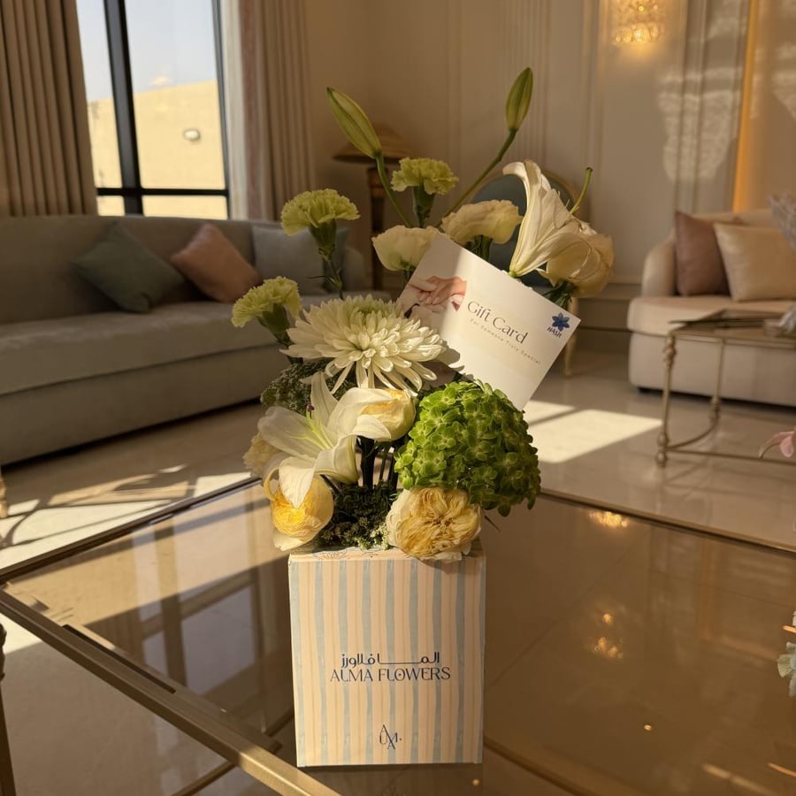 باقة ورد مع كرت اهداء ( خدمة مساج ريلاكس) / Flower Bouquet with Gift card (Relaxing Massage)
