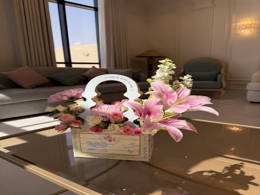 بوكس ورد لوف بيردز - lovebirds flower box