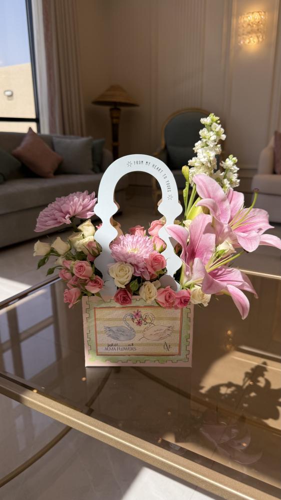 بوكس ورد لوف بيردز - lovebirds flower box