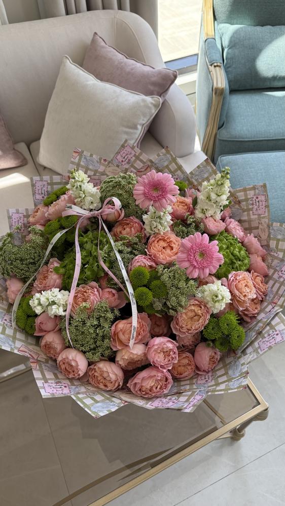 باقة ورد بلش قاردن-blush garden flower boquet