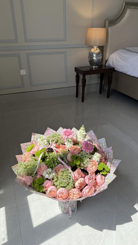 باقة ورد بلش قاردن-blush garden flower boquet