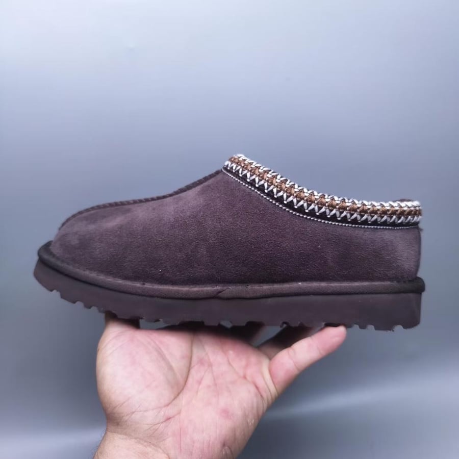 سليبر UGG شتوي لون بني غامق