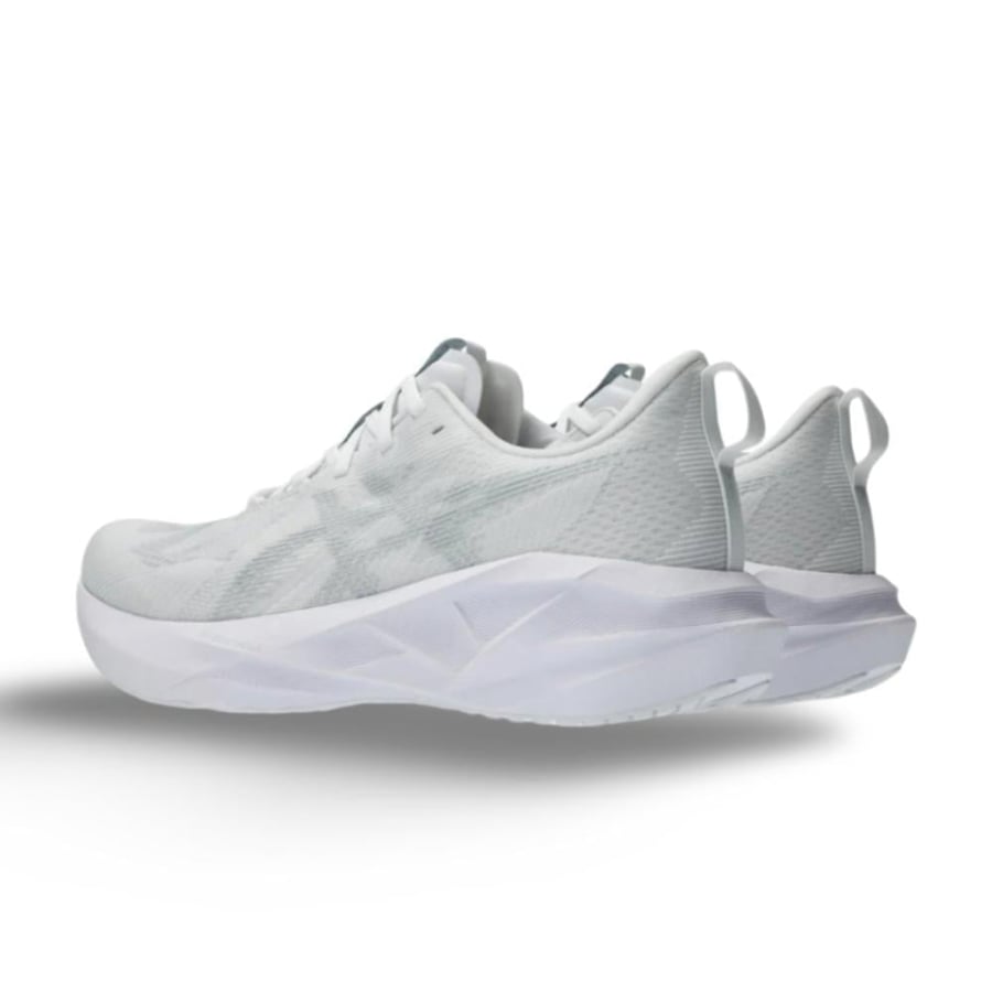 حذاء نوفا بلاست  Asics Nova Blast 5