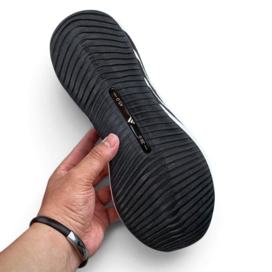حذاء اديداس هايبربوست إيدج  Adidas Hyperboost Edg اسود وابيض للجنسين