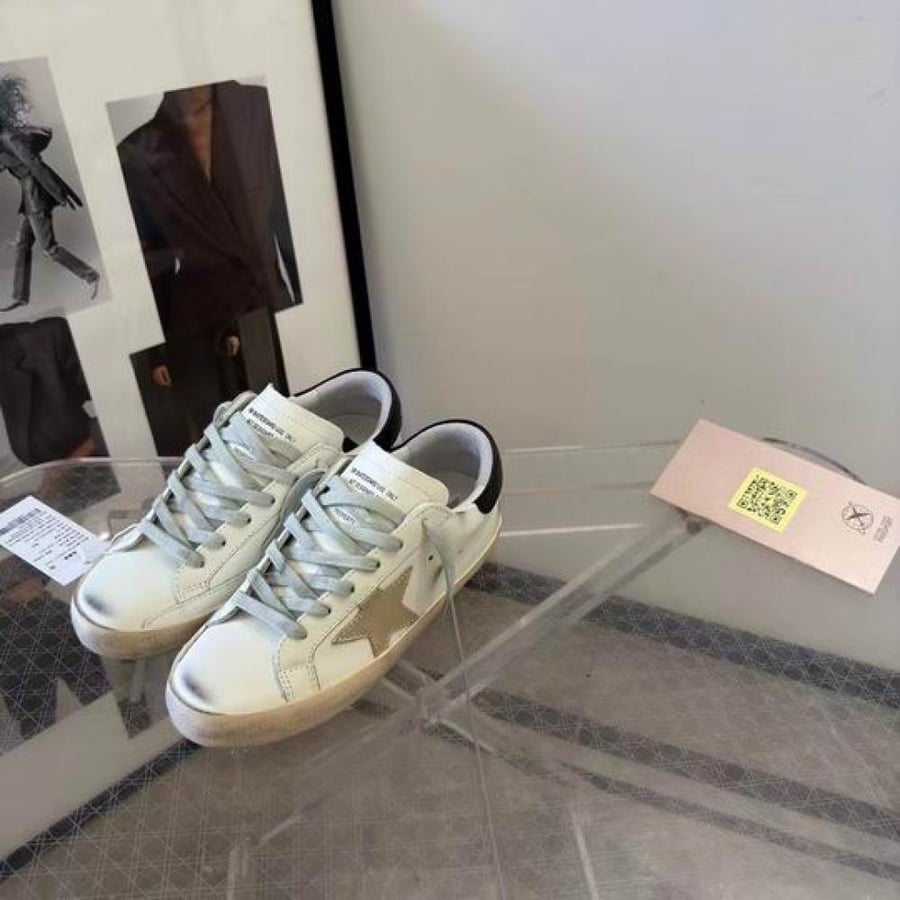 حذاء سنيكرز جولدن جوس Golden Goose