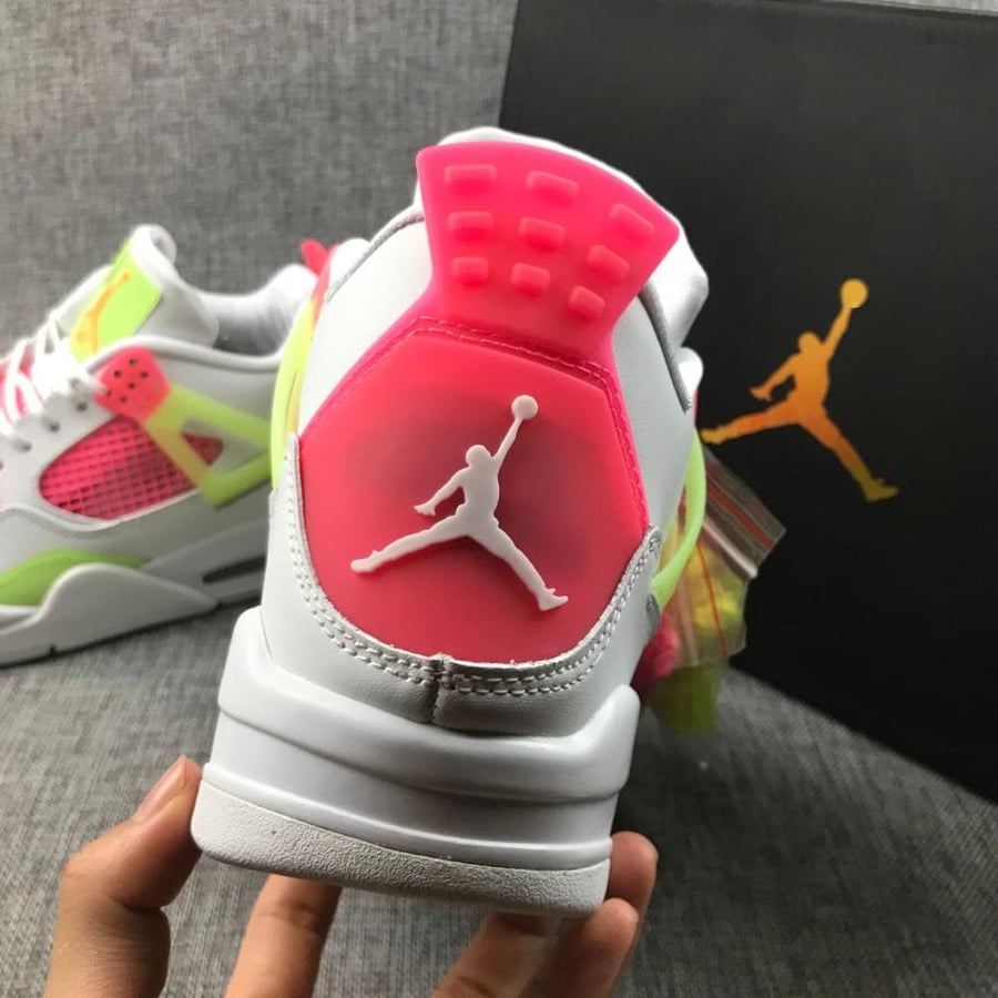 Air Jordan 4 Retro