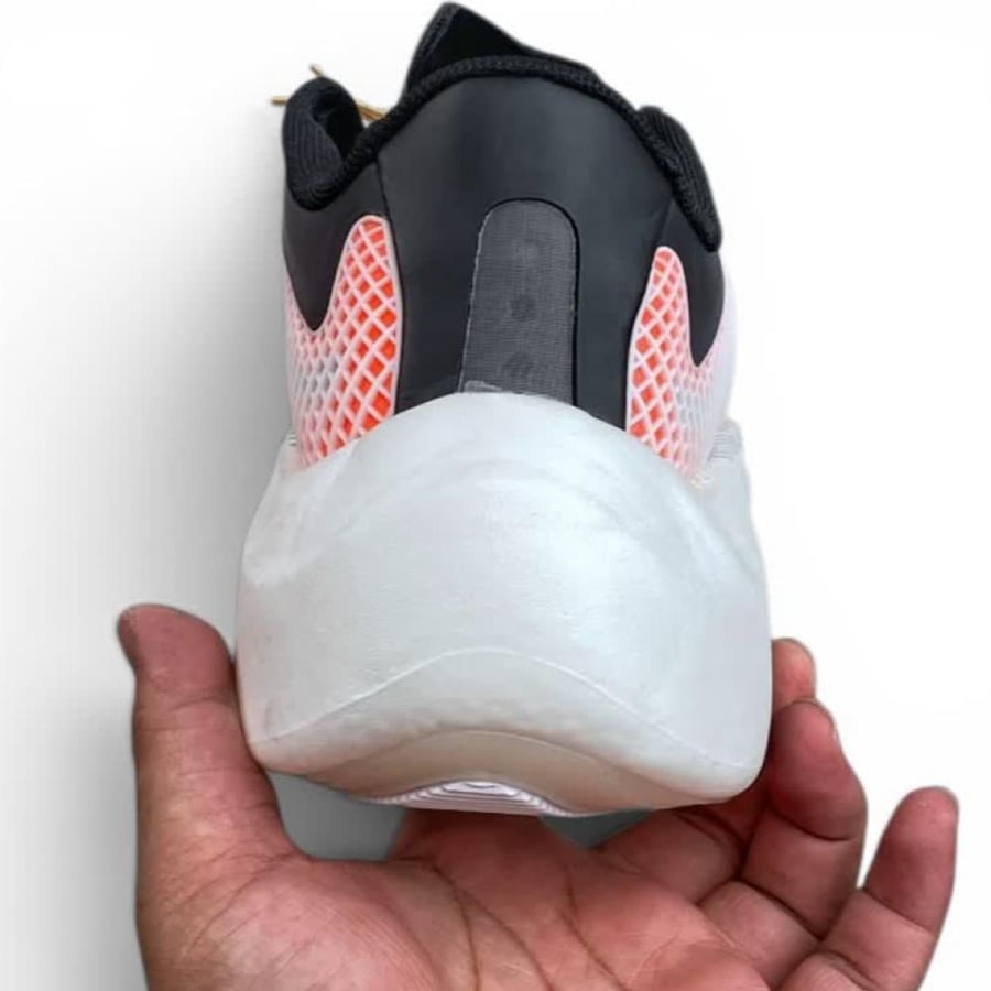 حذاء اديداس هايبربوست إيدج Adidas Hyperboost Edg اسود مع برتقالي للجنسين