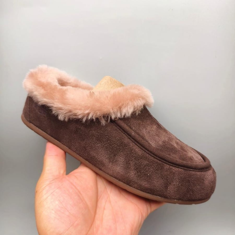 سليبر UGG شتوي باللون البني الغامق