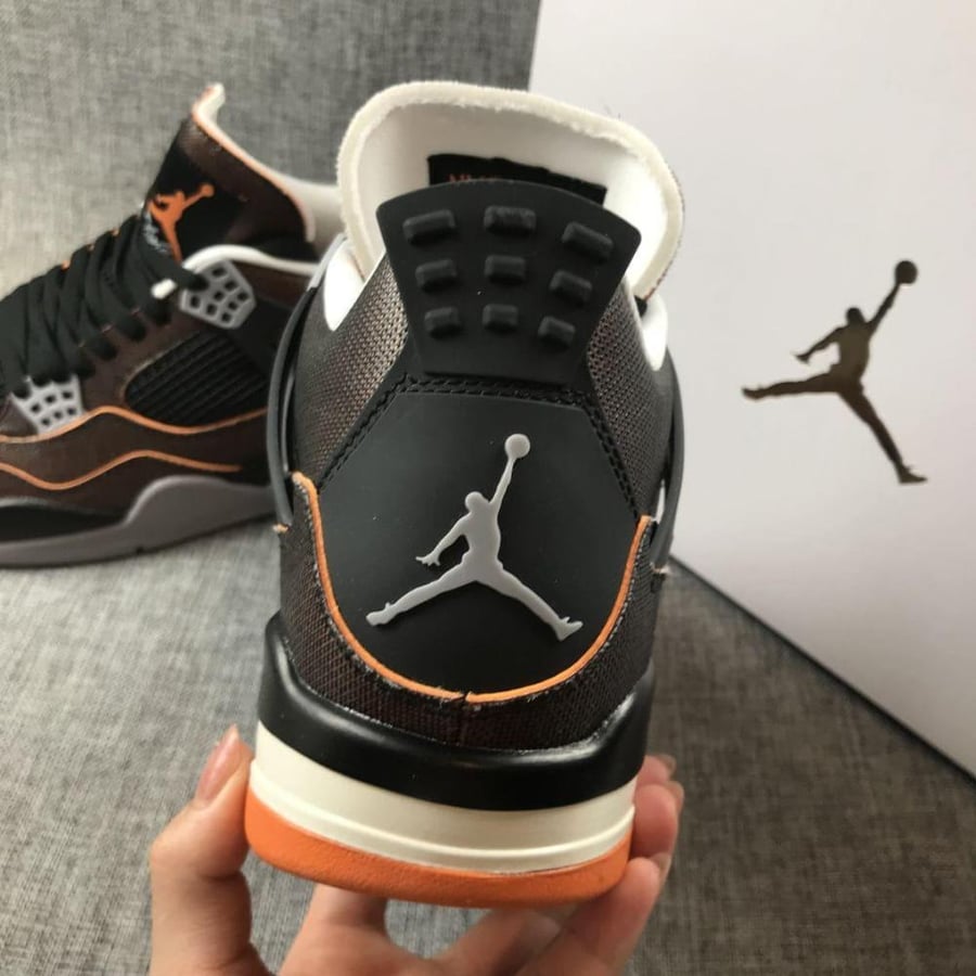 Air Jordan 4 Retro