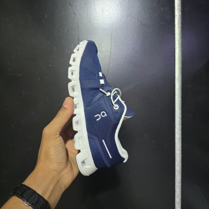 اون راننج كلاود  On Running Cloudrunner