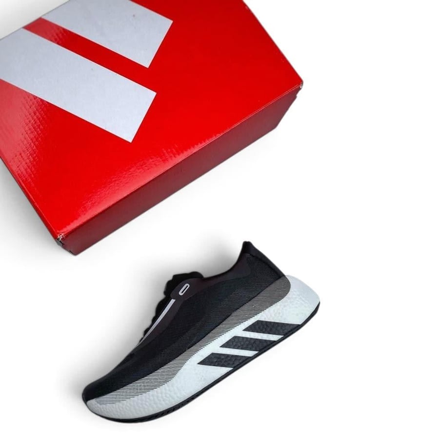 حذاء اديداس هايبربوست إيدج  Adidas Hyperboost Edg اسود وابيض للجنسين