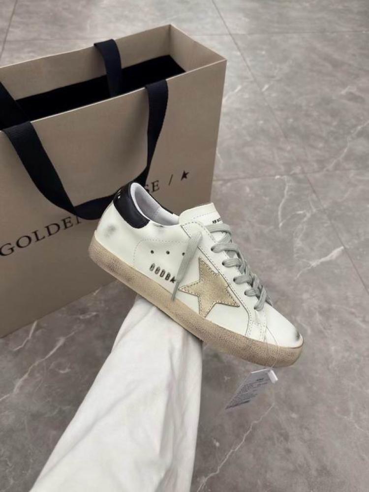 حذاء سنيكرز جولدن جوس Golden Goose
