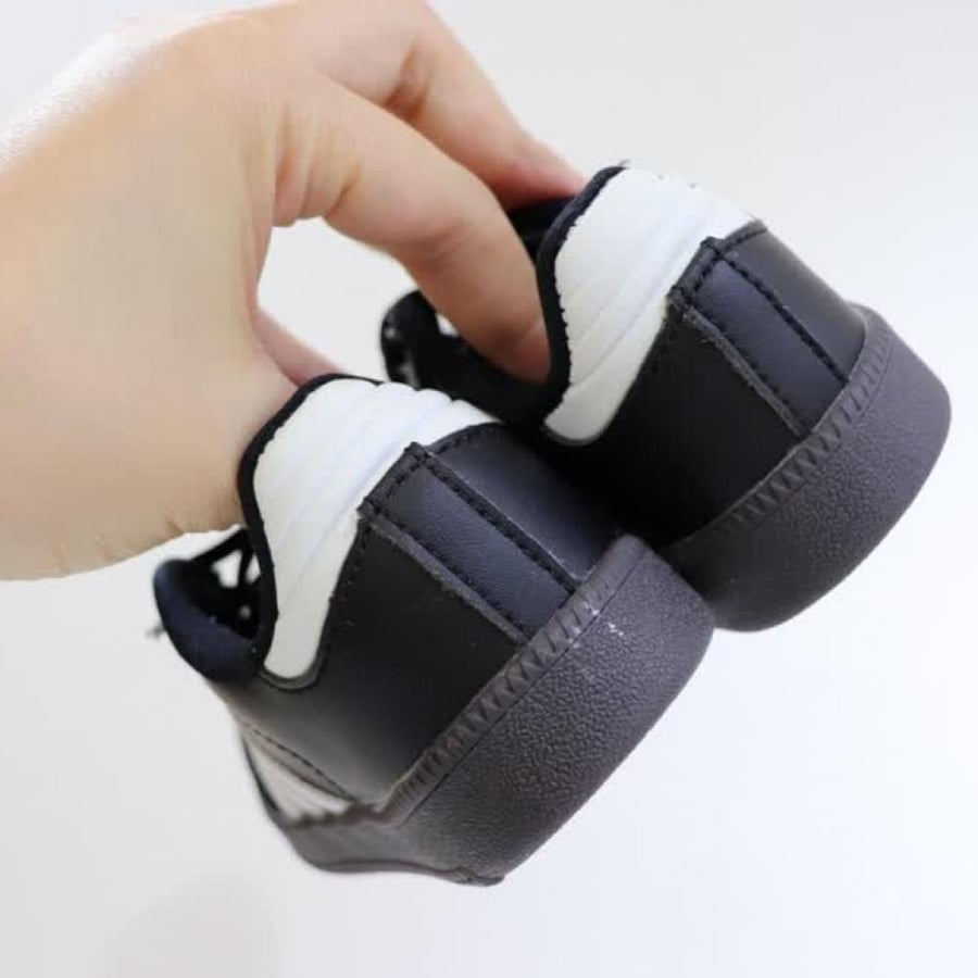 حذاء اطفال اديداس  Adidas kids