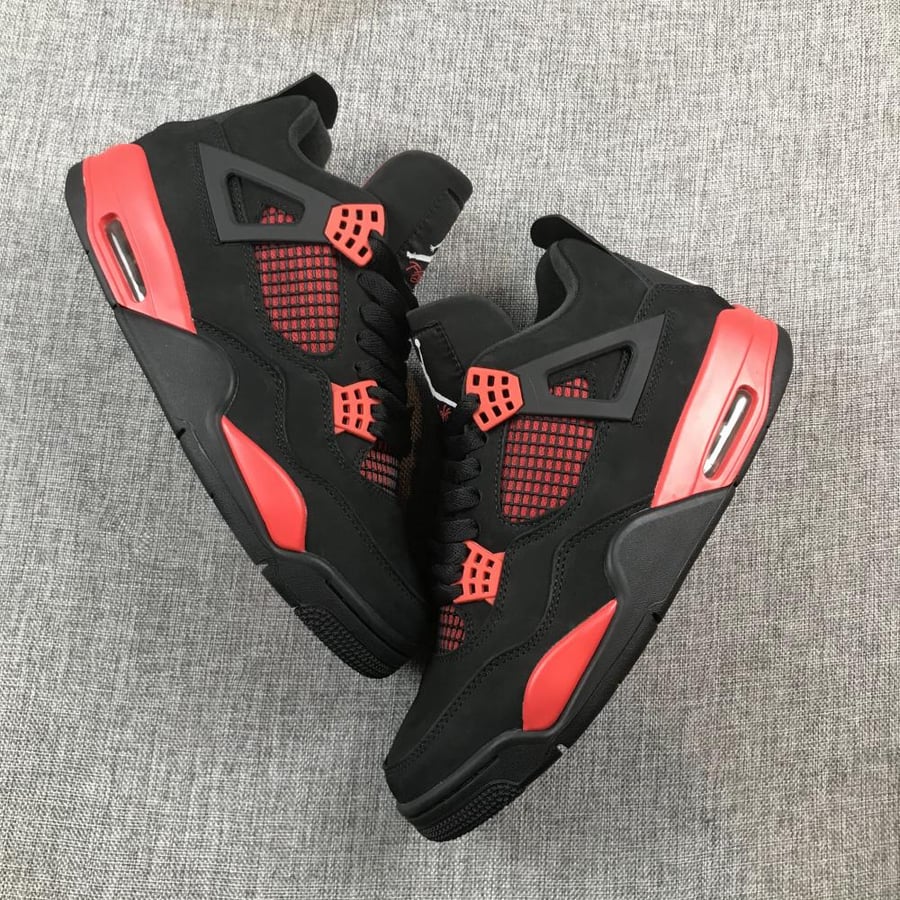 Air Jordan 4 Retro