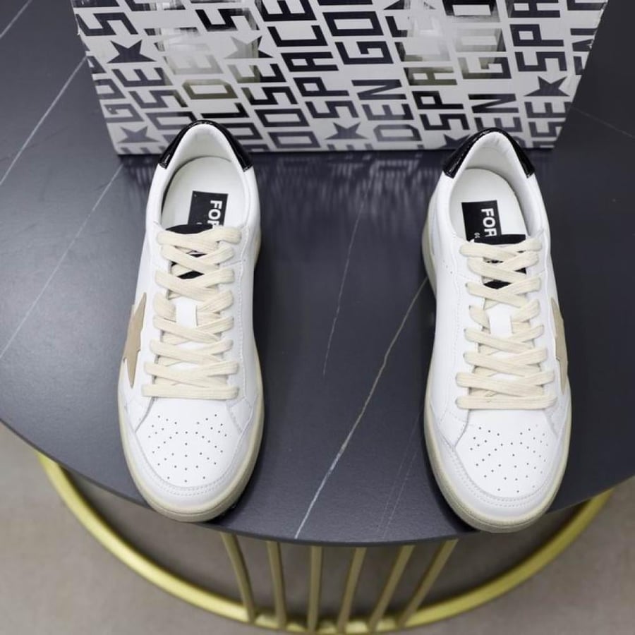 حذاء سنيكرز جولدن جوس Golden Goose