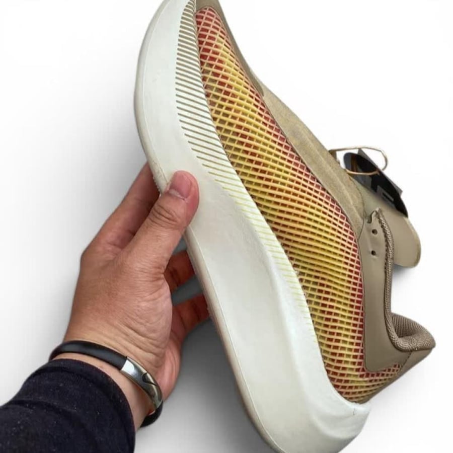 حذاء اديداس هايبربوست إيدج  Adidas Hyperboost Edg بيج مع اصفر للجنسين