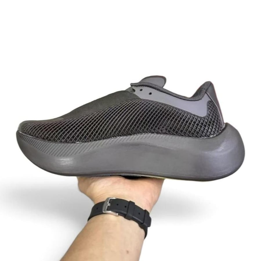 حذاء اديداس هايبربوست إيدج  Adidas Hyperboost Edg اسود ورمادي للجنسين