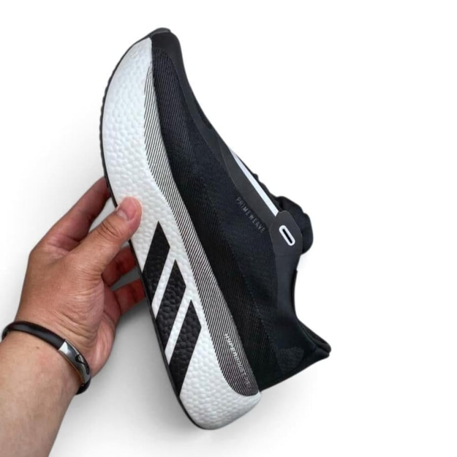 حذاء اديداس هايبربوست إيدج  Adidas Hyperboost Edg اسود وابيض للجنسين