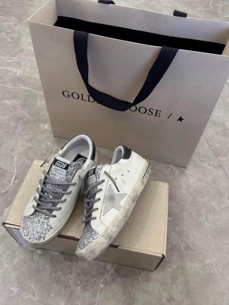 حذاء سنيكرز جولدن جوس Golden Goose