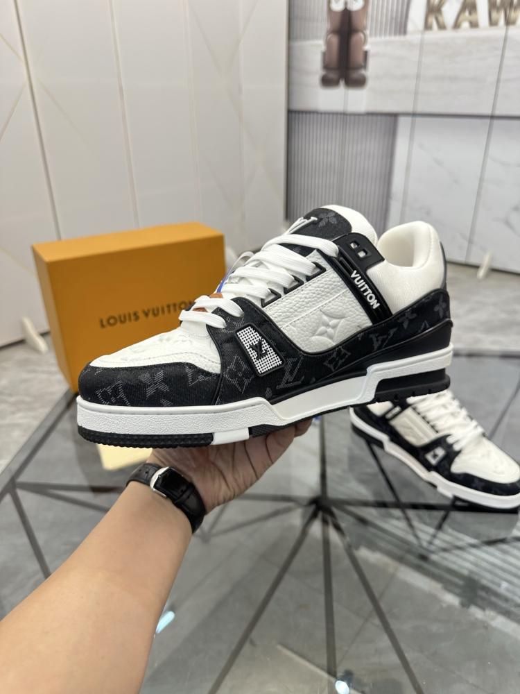 حذاء سنيكر لويس فيتون ترينر LV Trainer للجنسين