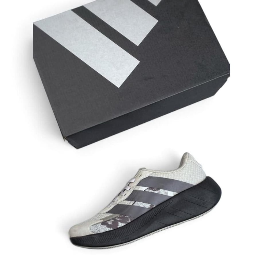 حذاء اديداس هايبربوست إيدج  Adidas Hyperboost Edg بيج مع رمادي للجنسين