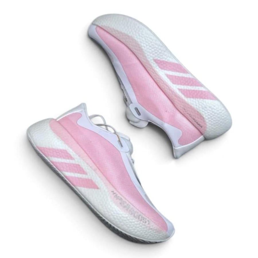 حذاء اديداس هايبربوست إيدج Adidas Hyperboost Edg ابيض مع وردي نسائي